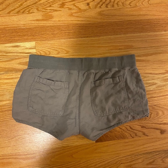 Aritzia Cargo Shorts - Picture 3 of 4